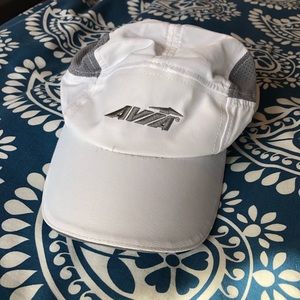 Avia hat